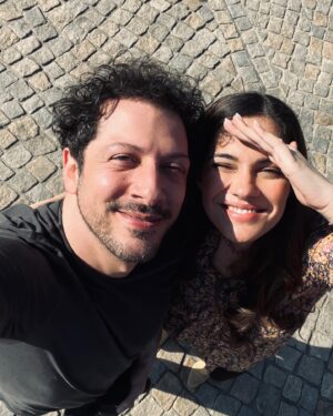 Nilam Farooq Instagram - Die neue und letzte Staffel JERKS mit den Wahnsinnigen ist raus. Ich durfte auch ein bisschen mit wahnsinnig sein. Habt ihr schon reingeschaut? 🤪
