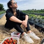 Nilam Farooq Instagram - 🍓🍓🙏☀️ - Bester erster freier Tag seit einigen Wochen - ☀️🙏🍓🍓
