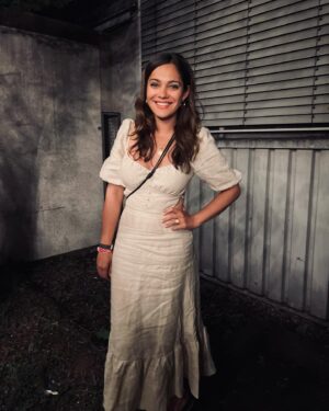 Nilam Farooq Instagram - Sach ma kurz, is der Sommer nu echt vorbei? Weil dann brauch ich das Bügeleisen jetzt auch nicht mehr rauskramen…