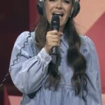 Nilam Farooq Instagram - Ich glaube, das morgen wird eine meiner Lieblingsfolgen #WSMDS - besonders, weil sie mir Tür und Tor in die Musikwelt öffnen wird. Wie soll meine erste Single heißen?