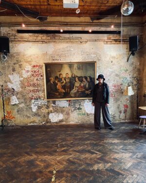 Nilam Farooq Instagram - Budapest dump. 1 szimpla kert 2 danube night cruise 3 market hall freak 4 hungarian specialities 5 thriftstoreing 6 kürtöskalács workshop 7 airbnb gone wrong 8 miles in budapest 9 best wine tasting 10 beer spa