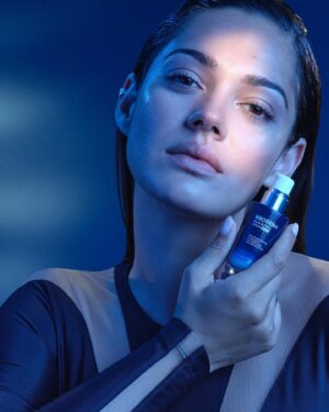 Nilam Farooq Instagram - anzeige
So eine schöne Kampagne zum neuen Blue Retinol Night Serum von @biotherm - ich freue mich das Gesicht dafür sein zu dürfen. 💙 #blueretinol