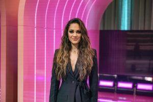 Nilam Farooq Instagram - ARE YOU READY FOR IT?! ✨ Ich glaube nicht… heute Abend Staffelfinale von #WSMDS und mit „mir“ bin ich gemeint! It‘s my Show. Direkt im Anschluss sitzen wir übrigens bei @latenightberlin und lassen ein bisschen Revue passieren. Freue mich wie ein Schnitzel! 20.15h gehts los.