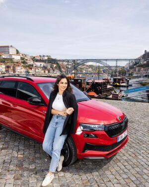 Nilam Farooq Instagram - werbung
… when in PORTO with @skodade and @clemensporikys #skoda #karoq #simplyclever #farooqfaehrtkaroq