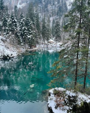 Nilam Farooq Instagram - 💙 - kleiner Kontrast zu vor zwei Wochen noch. Aber auch einfach wunderschön. Berge oder Strand?
