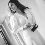 Nilam Farooq Instagram - ✨ BAYERISCHER FILMPREIS ✨ als beste Hauptdarstellerin für „Contra“ - unglaublich... im Leben hätte ich mir diese Auszeichnung nicht erträumt... bin unendlich dankbar. PS: Die ausgefallene After Show fordere ich hiermit offiziell ein, sobald wie wieder möglich, bitte - habe da was zu feiern!!!! ✨✨✨