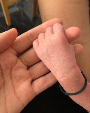 Nimisha Mehta Instagram - Rivaan, my little man making me laugh already ❣️ You are exactly what your name means, a star. You’ve brightened up our lives unexpectedly 🌟

#MassiLife #NephewLove