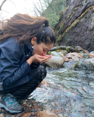 Nimisha Mehta Instagram - Living the HIGHland life 🏴󠁧󠁢󠁳󠁣󠁴󠁿 (the only time I enjoyed drinking VERY cold water!) #Glencoe #Scotland #Highlands