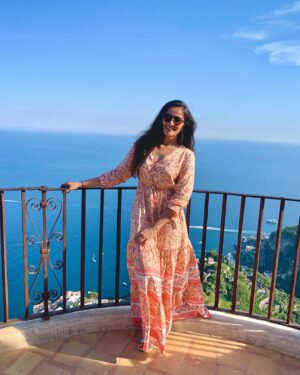 Nimisha Mehta Instagram - The Golden Hour ✨☀️ #VillaCimbrone
