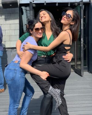 Nimisha Mehta Instagram - A one of a kind royal celebration with my girls! 👸🏻#abouttheweekend #whoruntheworld