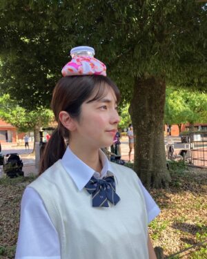 Nimura Sawa Instagram - 1013

しれっと誕生日を迎えました。
28歳の制服姿です😂笑

マクドナルドテレビCMの撮影で久しぶりに制服を着ました。

個人的に私自身も枚方出身でスーパーひらパー兄さんとの共演はとても光栄でした。

「　#時をかけるバーガー　」
たくさん見て下さい〜！！！！！