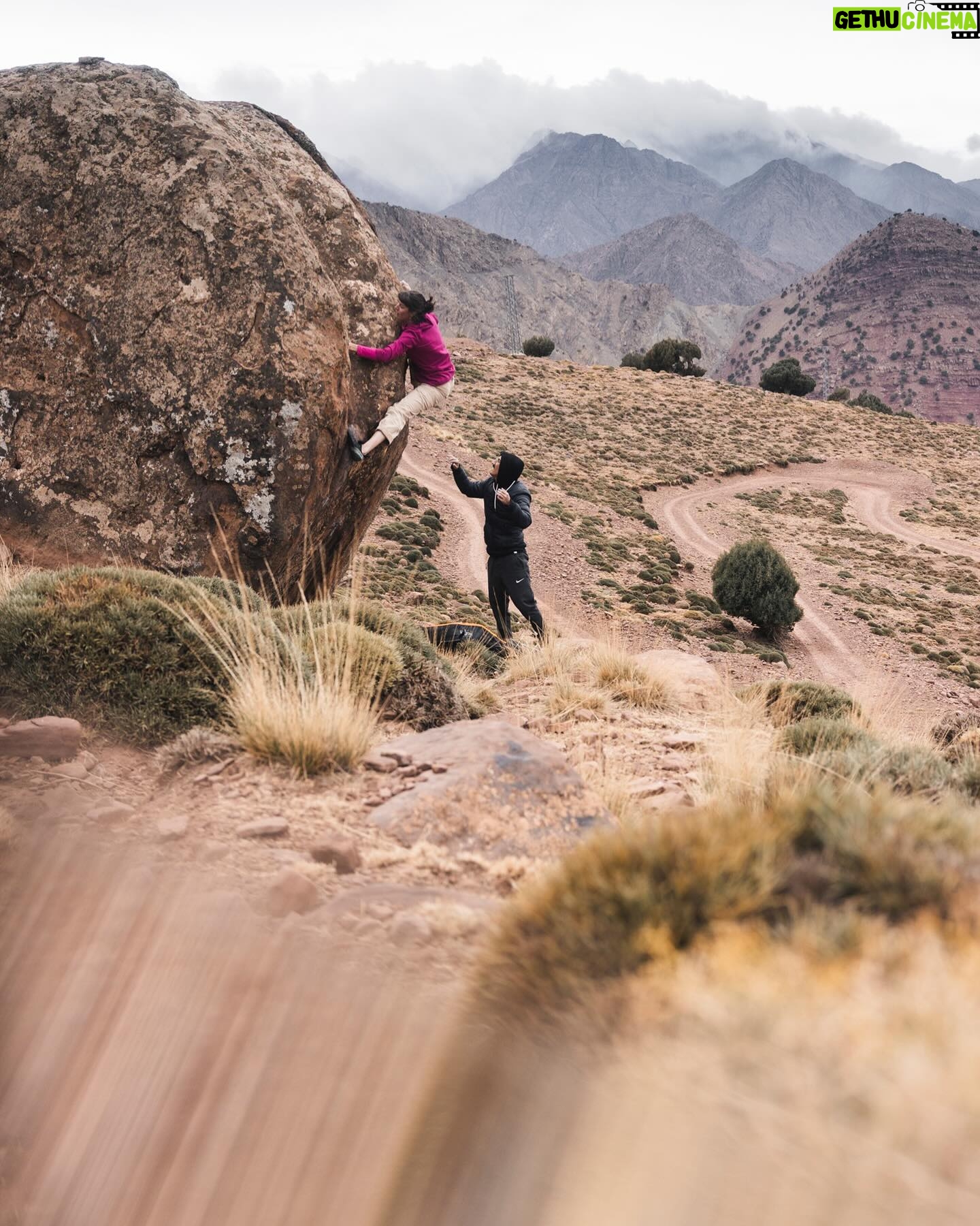 Nina Caprez - 2.6K Likes - It’s Saturday night! Hope you’re having a good weekend.
To celebrate these early spring temps here in Europe, I share some top climbing moments during our recent trip to Morocco. Enjoy this magic selection by @jeremy_bernard_photography
@andreabasecamp @arcteryx @petzl_official @scarpaspa @hydroflask @julbo_eyewear