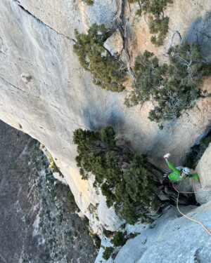 Nina Caprez Instagram - Sometimes it feels good to be back in the good old gypsy climbing lifestyle. Verdon gorges seems ideal! 4 days, 4 climbing routes and classics I had in mind since a while:
« Fete des nerfs, Ula, la demande »

Papa @jeremy_bernard_photography is at work, Lia’s making holidays at grand parents and mama Nina with au- paire @pauline.mhe moving on rocks all day in the sun.
Life is good. Crocs roses for ever!

#multipitchclimbing #verdonwithlove @petzl_official @arcteryx @scarpaspa