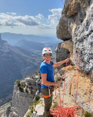 Nina Caprez Instagram - Happy to be back on some bigger trad routes and to send some sports 8a.

Vercors is always a good combo of multipitch/sports/sun/friends.
Together with @cedriclachat we taught  some of our big wall and trad experiences with @pauline.mhe to prepare her best for her upcoming French climbing guide diploma.

Tick-tack… in July my au paire will leave us in order to become a climbing guide. Good luck Popo!

@petzl_official @julbo_eyewear @scarpaspa @arcteryx @totemmt