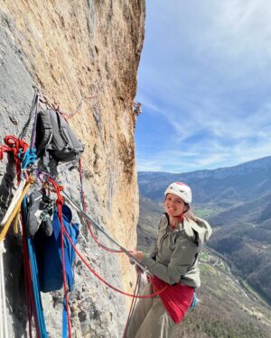 Nina Caprez Instagram - Happy to be back on some bigger trad routes and to send some sports 8a.

Vercors is always a good combo of multipitch/sports/sun/friends.
Together with @cedriclachat we taught  some of our big wall and trad experiences with @pauline.mhe to prepare her best for her upcoming French climbing guide diploma.

Tick-tack… in July my au paire will leave us in order to become a climbing guide. Good luck Popo!

@petzl_official @julbo_eyewear @scarpaspa @arcteryx @totemmt