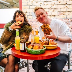 Nina Kaiser Instagram - Man unterhält sich, man isst Croissants, man lässt sich von @ninachuba durch Berlin kutschieren. Das ganze haben wir auch noch gefilmt und auf Youtube gestellt! Enjoy ♥️
