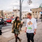 Nina Kaiser Instagram - Man unterhält sich, man isst Croissants, man lässt sich von @ninachuba durch Berlin kutschieren. Das ganze haben wir auch noch gefilmt und auf Youtube gestellt! Enjoy ♥️