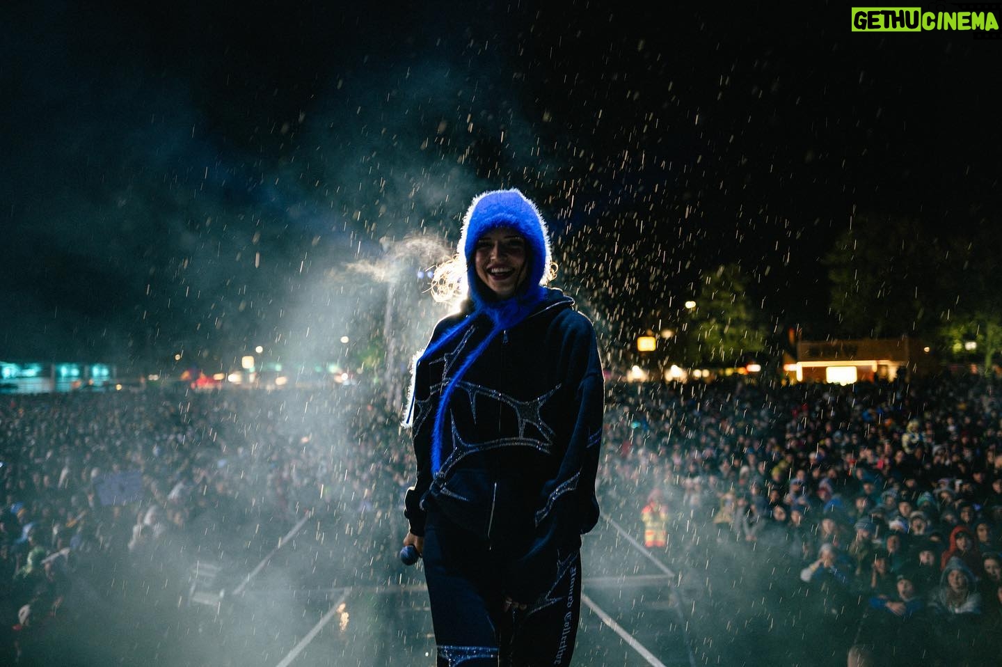 Nina Kaiser Instagram - Ein letztes Mal live dieses Jahr! Ich danke euch für diesen unvergesslichen Sommer und bin ganz traurig, dass es vorbei ist. ABER NÄCHSTES JAHR GEHTS WIEDER LOS! Ich freu mich auf alles ❤️🧚🚀 📸 @jakobmarwein
