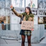 Nina Kaiser Instagram - Man unterhält sich, man isst Croissants, man lässt sich von @ninachuba durch Berlin kutschieren. Das ganze haben wir auch noch gefilmt und auf Youtube gestellt! Enjoy ♥️