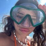 Nina Kaiser Instagram - Sonnige Grüße ausm Urlaub kuss nina 💋🧜‍♀️