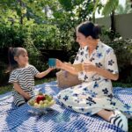 Nina Kozok Instagram – Unforgetable summer picnics with my little one. Wearing the limited edition collection by UNIQLO x Marimekko. Bold colors and motifs that are easy to mix and match. This collection launches today in all UNIQLO stores and online at UNIQLO.COM

@uniqloindonesia #UNIQLOxMarimekko
#UNIQLOIndonesia
