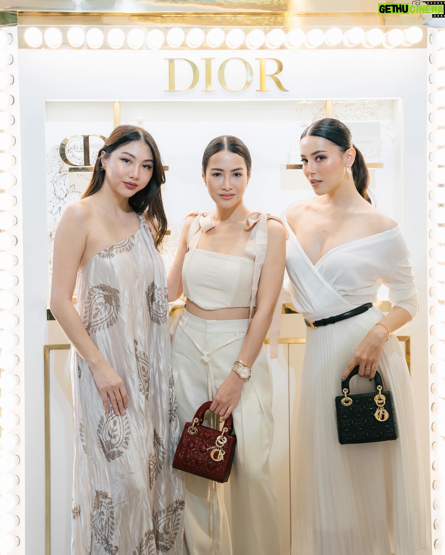 Nina Kozok Instagram - Celebrate this holiday season with @diorbeauty. Had the most magical time at Les Tuileries Royal Garden, Carousel of Dreams. Don’t miss this amazing pop up installation at Plaza Indonesia open till December 17th! You can discover the limited-edition festive gifts at all Dior Beauty Boutiques, Counters, Plaza Indonesia Podium and Online at www.dior.com/en_id/beauty/. #DreamInDior #DiorHoliday