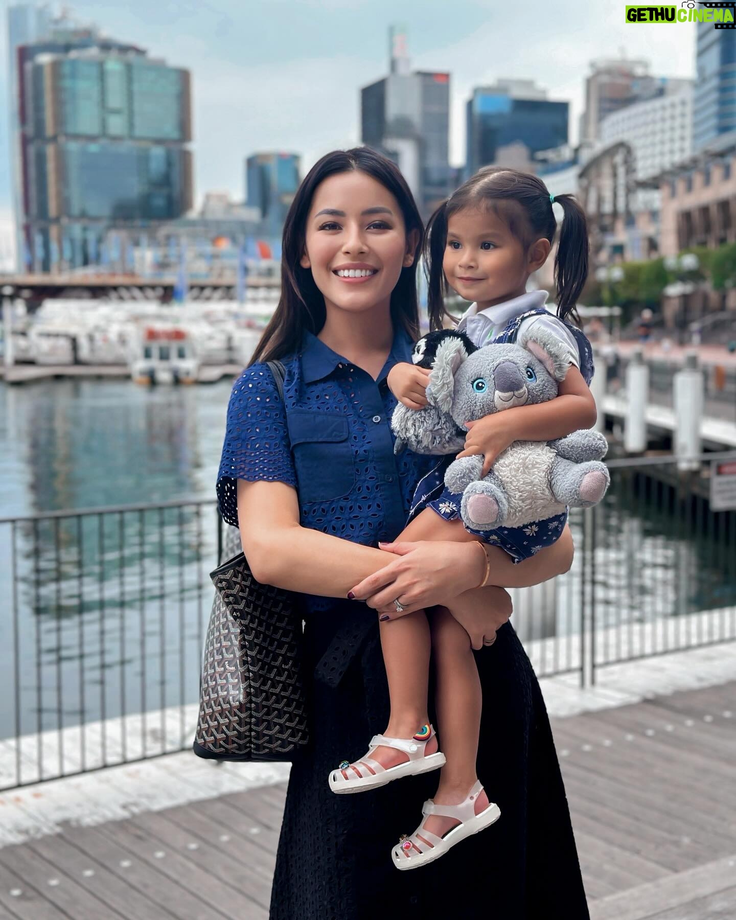 Nina Kozok Instagram - Name me a better traveled stuffed animal 🤣 Mala the Koala has travelled to the USA, Portugal, France, Germany, Japan, Australia, Singapore, Iceland, Denmark & New Zealand.