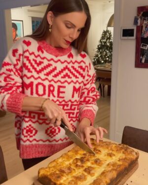 Nina Seničar Instagram - Amore, rakija and gibanica no matter where we are. Happy holidays friends! ❤️ 🇮🇹 🇷🇸