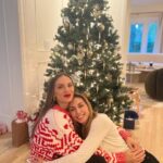 Nina Seničar Instagram – Amore, rakija and gibanica no matter where we are. Happy holidays friends! ❤️ 🇮🇹 🇷🇸