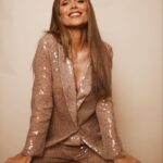 Nina Seničar Instagram - DGAs 🎬🎞📽🤎 Suit: @brunellocucinelli_brand Make up: @abramovicm