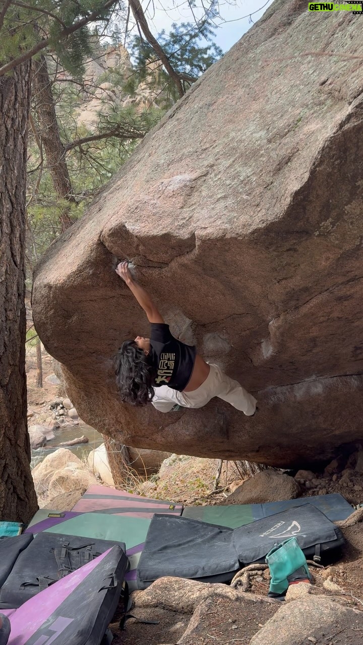 Nina Williams Instagram - Shorty beta for Erosion (V10). Shoulder training paying off for that initial lefthand bump ๐ Consolation send with @keithallen.jpg after our plan A boulder decided to be a waterfall for the day. Itโs cool itโs cool I totally wanted to hike my pads 40min uphill thru the snow and also fall in the creek for good measure. Gotta love Colorado spring season! I need waders ๐ช Cheers to Lucas for the vid ๐ฅ @thenorthface_climb @scarpana @organicclimbing #climbing #bouldering