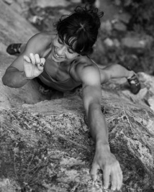 Nina Williams Instagram - Mid-route moments with 📸 @mthurk ft. lil friend 🦋😌 @xavierbravo0217 on belay 🙌🏼 #riflesummercamp 

@scarpana 
@thenorthface_climb
