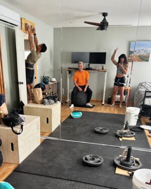 Nina Williams Instagram - When in California, obvs have to stop by Bishop 💛 It’s a little warm for hard boulders but I’m lookin at a tall one 👀 and soaking up the immaculate friend vibes as always. 

First photo @eric_fallecker 

@thenorthface_climb @scarpa_world @organicclimbing 

#climbing #bouldering