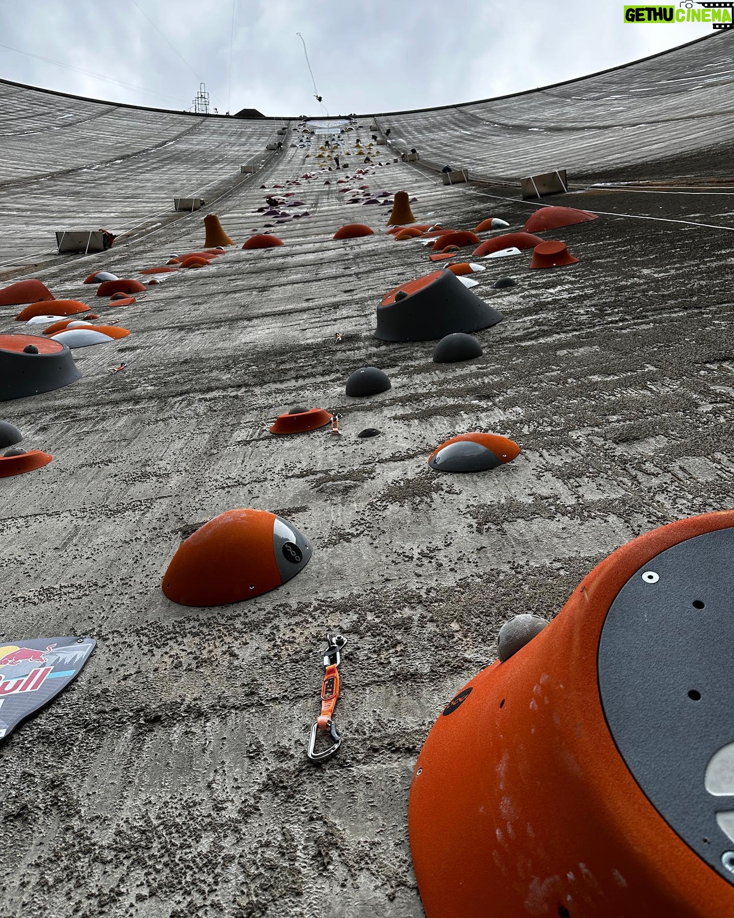 Nina Williams Instagram - A #RedBullDualAscent Roundup - had as much fun with the crew as I did on the wall. The organizers and athletes that make this event possible are just as unique, interesting, and dynamic as climbing up a sheer concrete face. Big big thanks to @redbulladventure for making this vision come alive, @thenorthface_climb for the team vibes, @honngy VIP (Very Important Partner), and all the friends new and old. What an experience! My Europe tour is ending a little early due to a finger injury 😩 hopefully not too serious but a build up of small tweaks are telling me to chill. These past weeks in China, Italy, Poland, and Switzerland have been a whirlwind. I’ll be back soon! But for now, its home time 🇺🇸❤️ #climbing