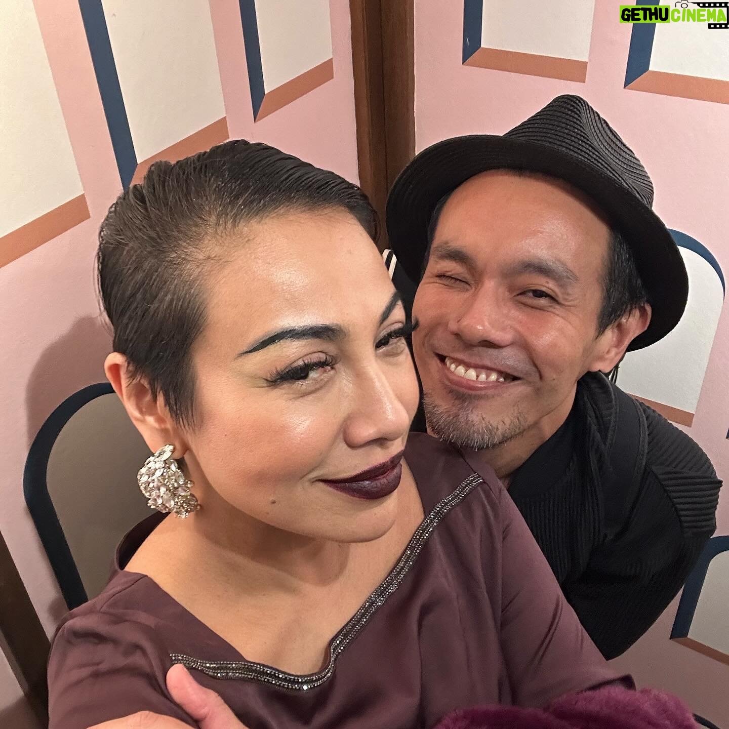 Ning Baizura Instagram - Such lovely afternoon spent well with @alia6astamam & @zaloramy Congratulations on the beautiful cinematic “OldHollywood“ theme. Super comfy Super cool, the Burgundy is definitely my favorite. Quick get a set or two for yrself now…. #ninggoeshollywood #classic #raya2024 #fyp