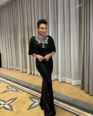 Ning Baizura Instagram - Happy Birthday sayangku @rizman.n  Semoga Panjang Umur Murah Rezeki dipermudahkan segala urusan Amin Amin YRA  Make up & hair : @fendyafandii  Clad in : @rizmanruzaini  Jewels : @bvlgari (personal collection)