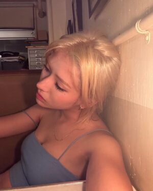 Ninon Instagram - Friday I’m in love