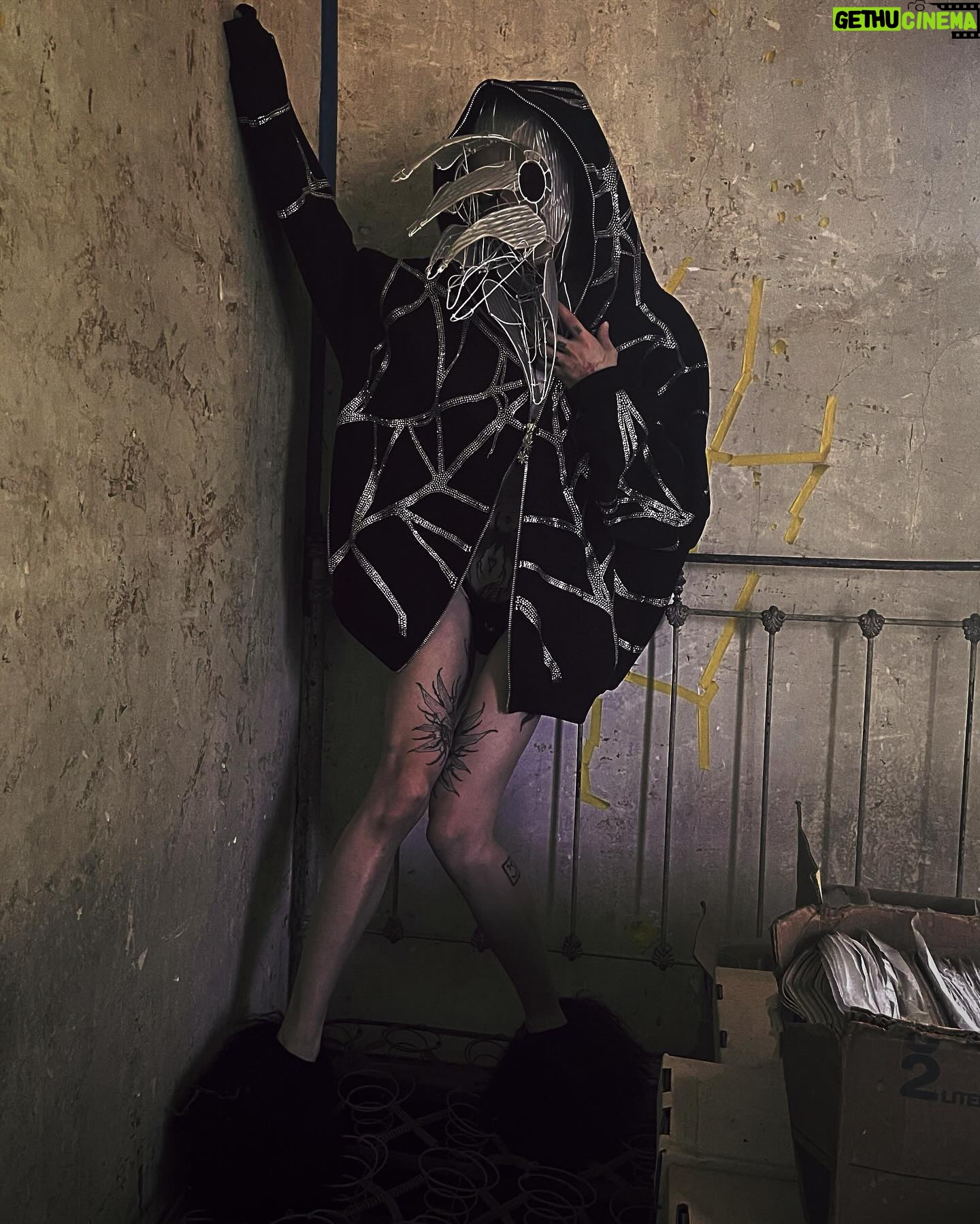 Niohuru X Instagram - Hello America!🩸🖤Ahhhh I can smell the blood already! THE @bouletbrothersdragula S5 tour is coming SO soon! Get ur tickets now to see me slay with my monster siblings @theblackberri @orkgotik & @throb.zombie !!!! We have been working on some ultimate sexy nightmare fantasies! Can’t wait to haunt u on tour ! Ticket link in bio 🖤🩸