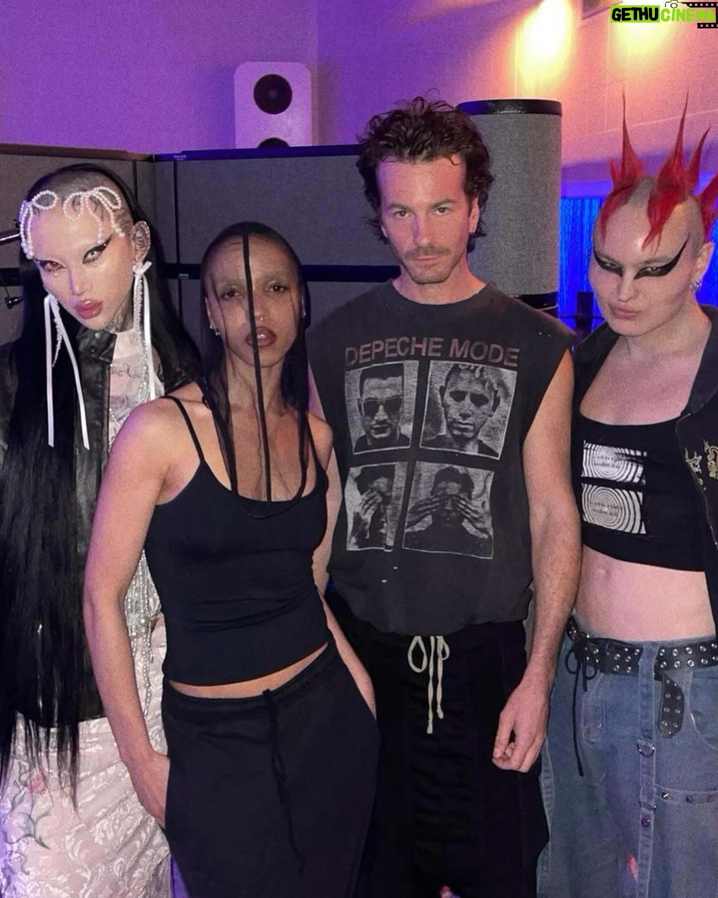 Niohuru X Instagram - Little Chinese body she pretty spooky 🩸🖤