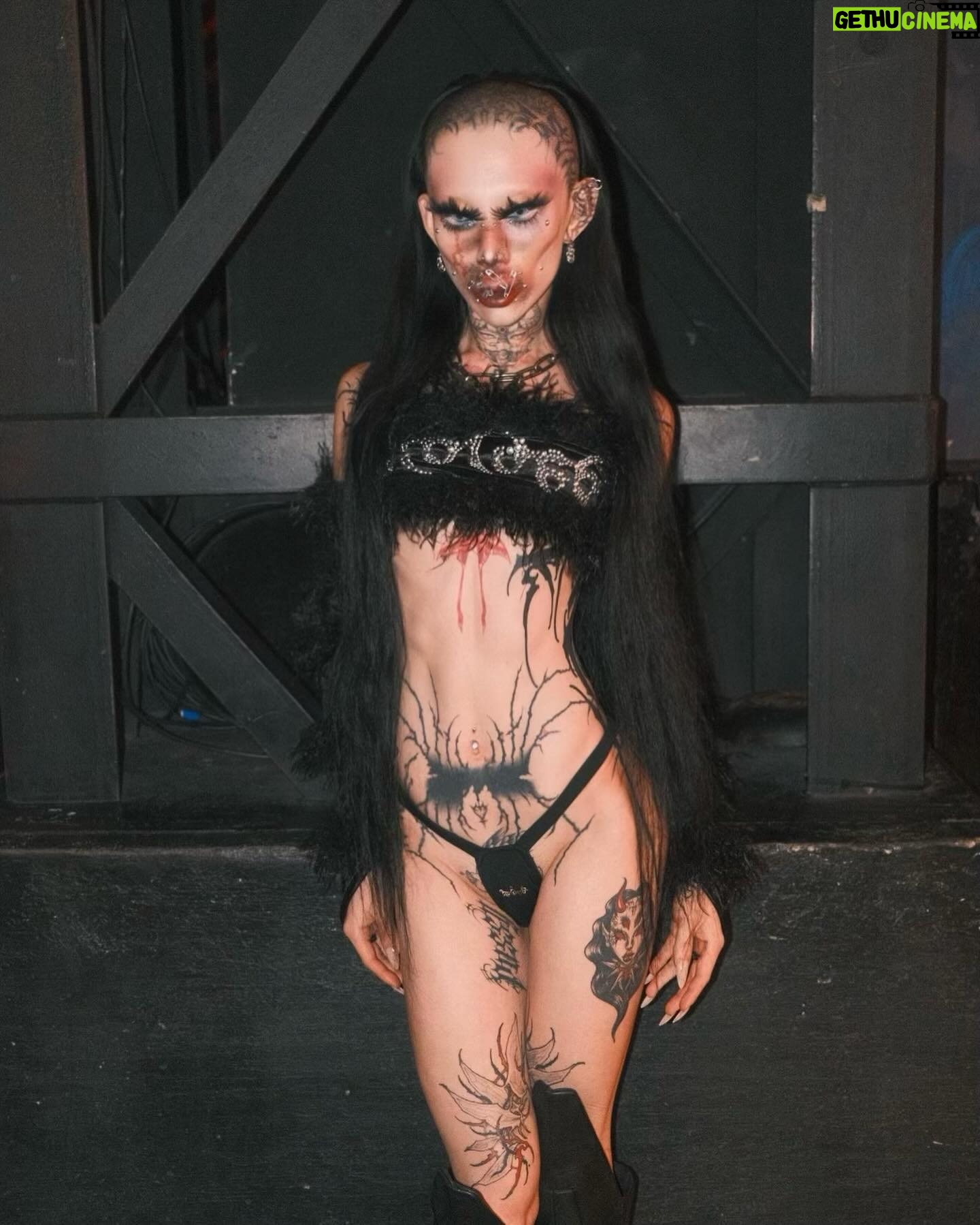 Niohuru X Instagram - Thank you Houston for a fierce night!!! Ur luv & support means everything to us ! 🩸🩸🩸 📸 @gabrielgastelum 🫶🏻 Wearing @nuwa1997_official “Arachnio” faux fur top @nuwa1997_official “T4T” tucking underwear