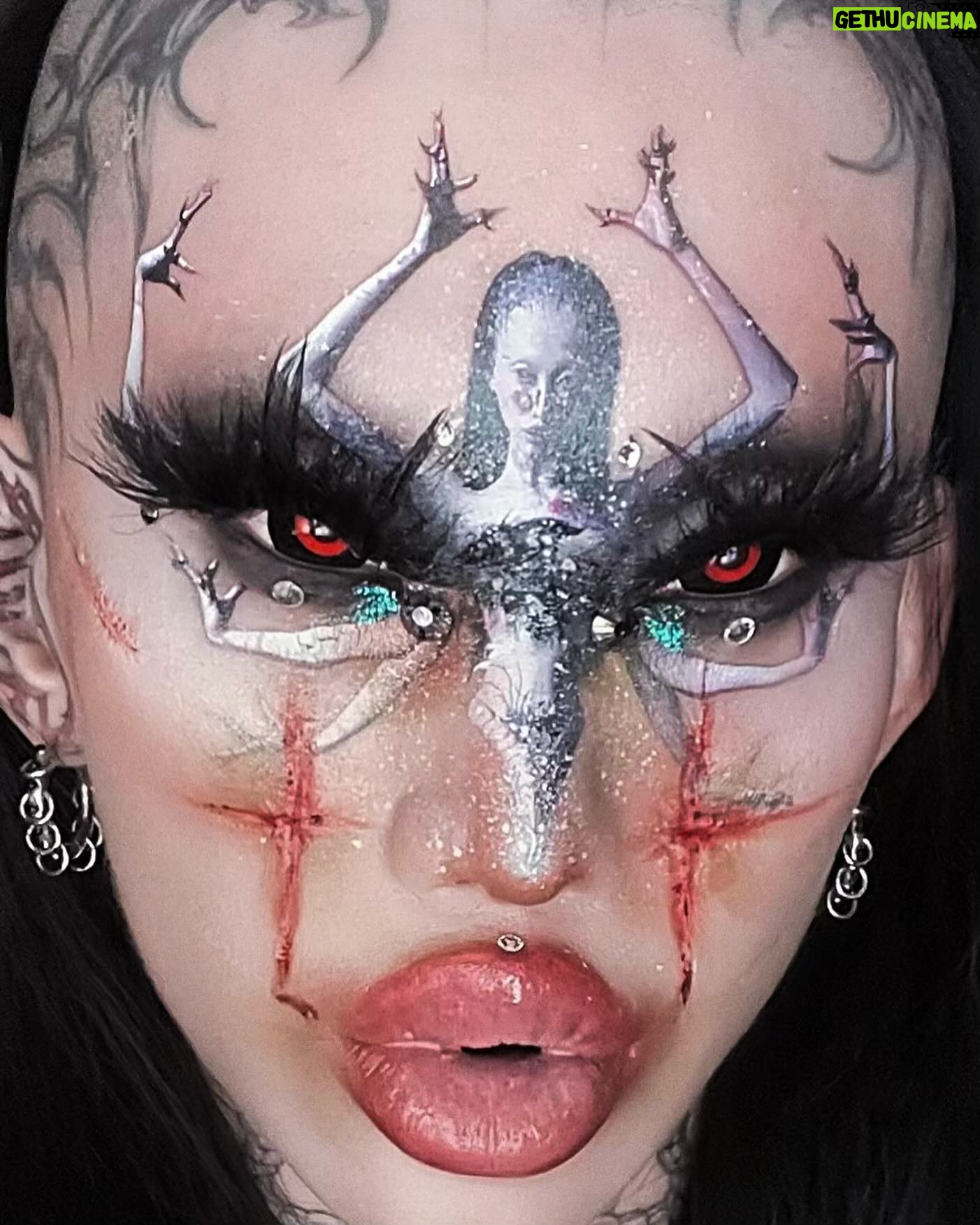 Niohuru X Instagram - They call her 🐱 hellhole 🩸🖤 @nuwa1997_official “Hell Trap” earrings & tattoo stickers . Thank u Atlanta for a night I ll cherish for life ! 🩸🩸🩸 我爱你