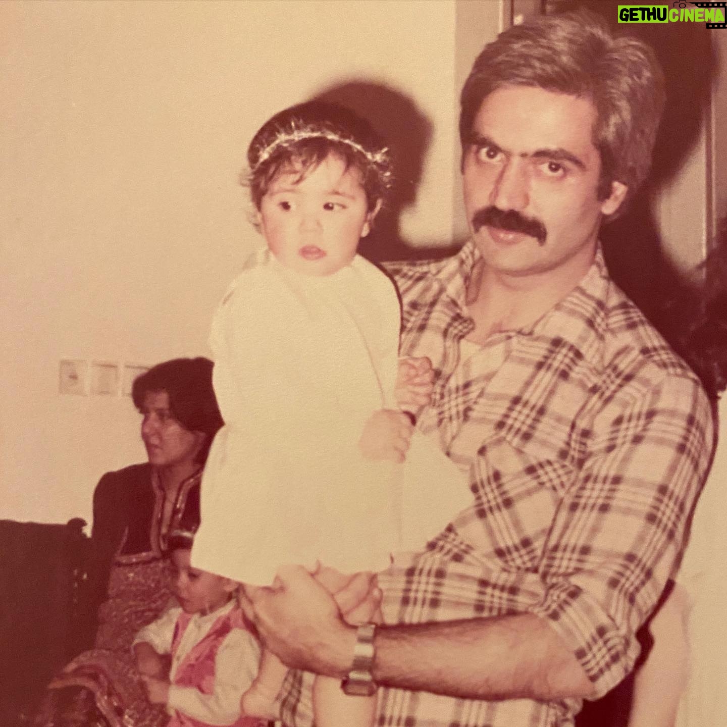 Niousha Noor - 3.1K Likes - Your wisdom, morals, and heart has shaped who I am. Your knowledge and curiosity about everything has inspired me my whole life. I’m forever proud to be your daughter and forever grateful for your famous half-smile - the one that beams with pride and love for us. To know that, is the greatest gift. Love you beyond words. Happy 80th birthday, baba. ♥️
ديدگاه، اخلاق و قلبت، هویت من را شکل داده. دانش و کنجکاویت در مورد همه چیز الهام بخش تمام زندگيم بوده. همیشه برای اینکه دخترت هستم، افتخار ميکنم و مديونم به اون لبخند نیمهای معروفت که ميدرخشه از افتخار و عشق به ما. دانستن این، بزرگترین هدیه است دوستت دارم. تولد ۸۰ سالگيت مبارک بابا