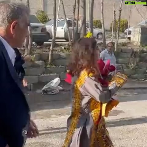 Niousha Noor - 2.7K Likes - Day 181.
How can this oppressive regime possibly hold on to power when faced with a generation of fearless individuals like Sepideh Gholian?
It can’t.
After serving a four year and seven month sentence, Sepideh walks out of prison without wearing the mandatory hijab and fearlessly chants an anti-regime slogan, (second slide), fully aware of being recorded.
Security forces kidnap her just moments later. Her whereabouts are currently unknown.
This type of immeasurable courage needs to be talked about and understood, because it is truly remarkable. And the patently preposterous actions of the regime in response to her defiance needs to be met with worldwide condemnation, not normalization.
I am in complete awe of these lionhearted revolutionaries who refuse to be intimidated or silenced by this ruthless regime, as they fight for their freedom and for a free Iran.
اين ميزان شجاعت ستودنيه
#sepidehgholian
#womanlifefreedom
#زن_زندگی_آزادی 💚🤍♥️
