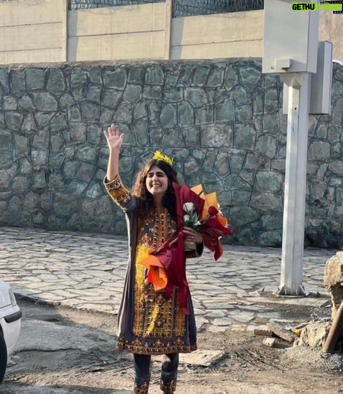 Niousha Noor - 2.7K Likes - Day 181.
How can this oppressive regime possibly hold on to power when faced with a generation of fearless individuals like Sepideh Gholian?
It can’t.
After serving a four year and seven month sentence, Sepideh walks out of prison without wearing the mandatory hijab and fearlessly chants an anti-regime slogan, (second slide), fully aware of being recorded.
Security forces kidnap her just moments later. Her whereabouts are currently unknown.
This type of immeasurable courage needs to be talked about and understood, because it is truly remarkable. And the patently preposterous actions of the regime in response to her defiance needs to be met with worldwide condemnation, not normalization.
I am in complete awe of these lionhearted revolutionaries who refuse to be intimidated or silenced by this ruthless regime, as they fight for their freedom and for a free Iran.
اين ميزان شجاعت ستودنيه
#sepidehgholian
#womanlifefreedom
#زن_زندگی_آزادی 💚🤍♥️
