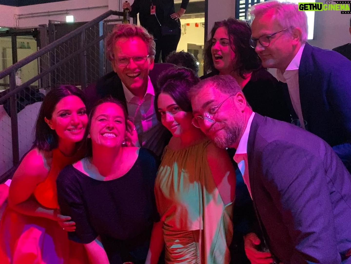 Niousha Noor - 2.3K Likes - A few BTS shots from our opening night in Munich and done! 💚🤍♥️
چند تا عکس ديگه از فستيوال فيلم مونيخ برای فيلممون The Persian Version @sonyclassics @filmfestmunich @sonypictures.de