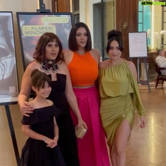 Niousha Noor - 2.3K Likes - A few BTS shots from our opening night in Munich and done! 💚🤍♥️
چند تا عکس ديگه از فستيوال فيلم مونيخ برای فيلممون The Persian Version @sonyclassics @filmfestmunich @sonypictures.de