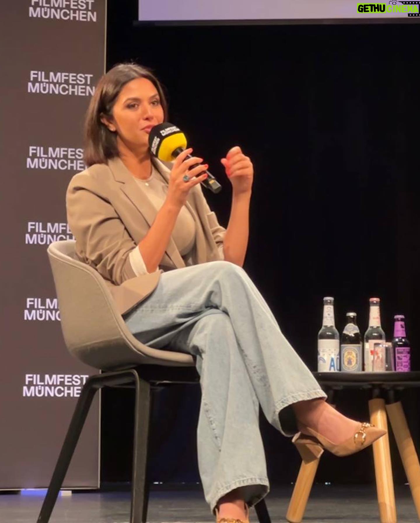 Niousha Noor - 2.6K Likes - Still high from the incredible weekend, with The Persian Version opening Munich Film Festival. Thank you @filmfestmunich, @sonyclassics @sonypictures.de for such an epic night. I’ll never forget this feeling and what it meant. 💚🤍♥️
A big thank you also to @jilaatelier for killing it as usual and @lisaagho for the beautiful glam.