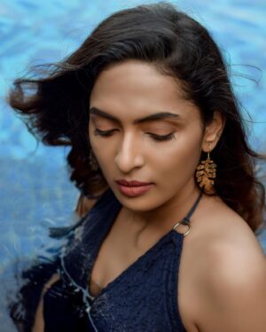 Niranjani Ashokan Instagram - Modeling is not about flaunting your body but getting comfortable with it!

.
.

Photographer: @irst_photography 
MUA &Hair: @smokey_makeupbar_ 

#niranjaniashokan #highfashion #water #element #infinitypool #magazine #photography