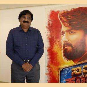 Nirup Bhandari Instagram - ಧನ್ಯವಾದಗಳು!! 
Thank you for the overwhelming response to the poster. 
We decided to reveal the title and first look of our film today as it is my father’s birthday. 
Since the film deals with father-son relationship, we as a team felt it would be fitting to get my father and Mr. Amrit Sonigara, our producer Ankit’s father, to unveil the poster. 
Here’s a snippet from the event. 
Happy birthday poppa @sudhakar.bhandary 

#SathyaSOHarishchandra #SSOH #happybirthday #fatherson 

@officialsaikumar @brinda_acharya @ankita.amar @ankket.cinemas @ankitsoni9999 @sachin_vaali @prashant_mulage_official@sandeepvalluri_dop @ullashydur @sachin.basrur @stylistzoha @kaanistudio