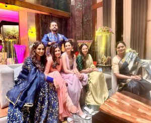 Nisha Nagpal Instagram - Humko kisi ki parwah nhi🤣🤪🤗

@gitanjali.mangal @kanchandubey__ @mesmahirising @utkarsha_naik @gurdippunjj 

#family #famjam #love #together #forever #instapic #picoftheday #vanshaj #sonysab